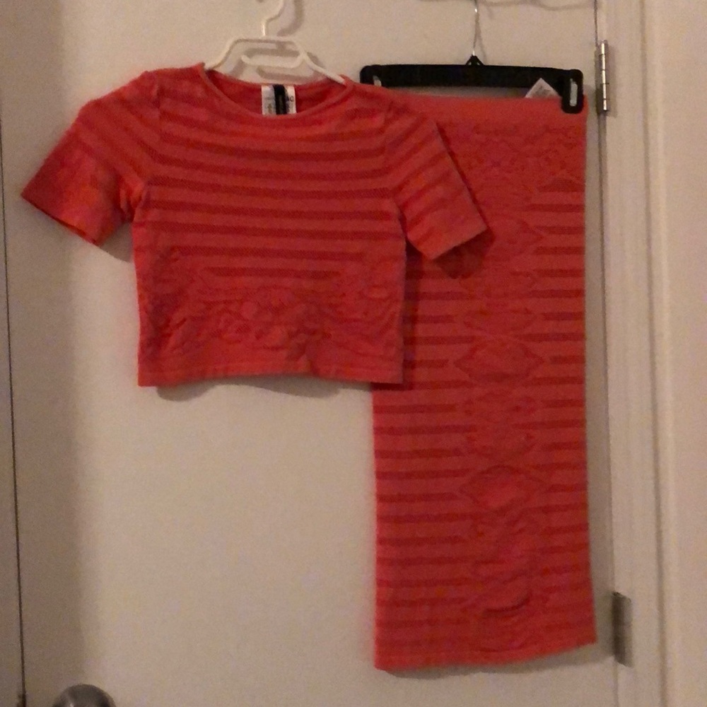 Guess two piece set (top & skirt)